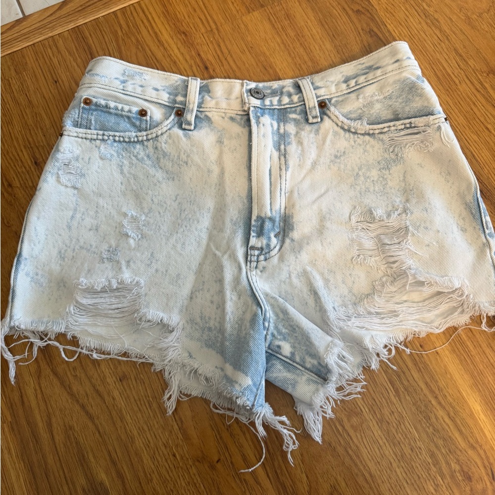 Light Wash Abercrombie Shorts - 27